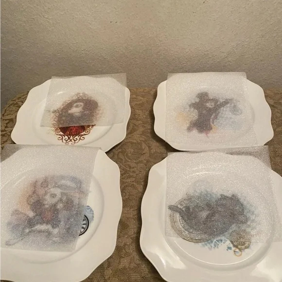 Disney’s Alice Through The Looking Glass Square Plates HTF!. New